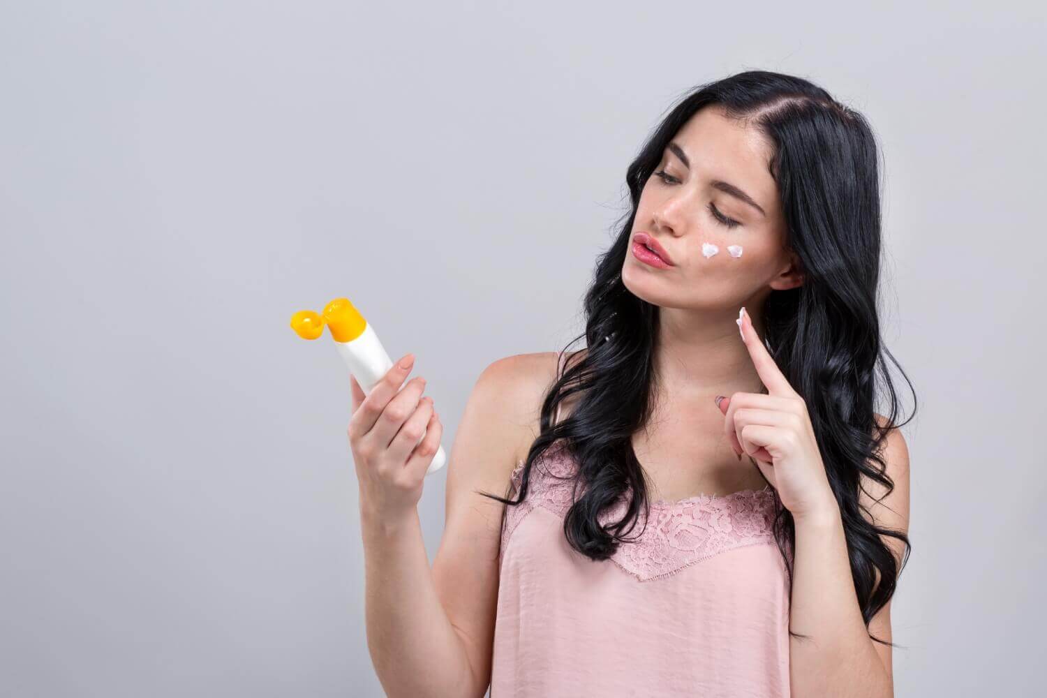 Melhor protetor solar para manchas no rosto: os 10 melhores para melasma em 2025