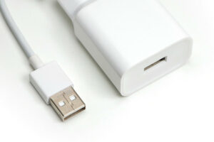 Melhor carregador universal: os 8 melhores em 2024